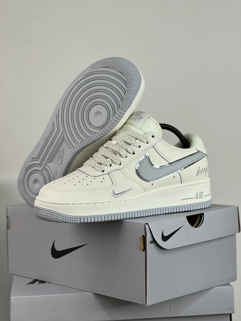 Nike-Airforce-1-Beige-Sneakers-1.webp